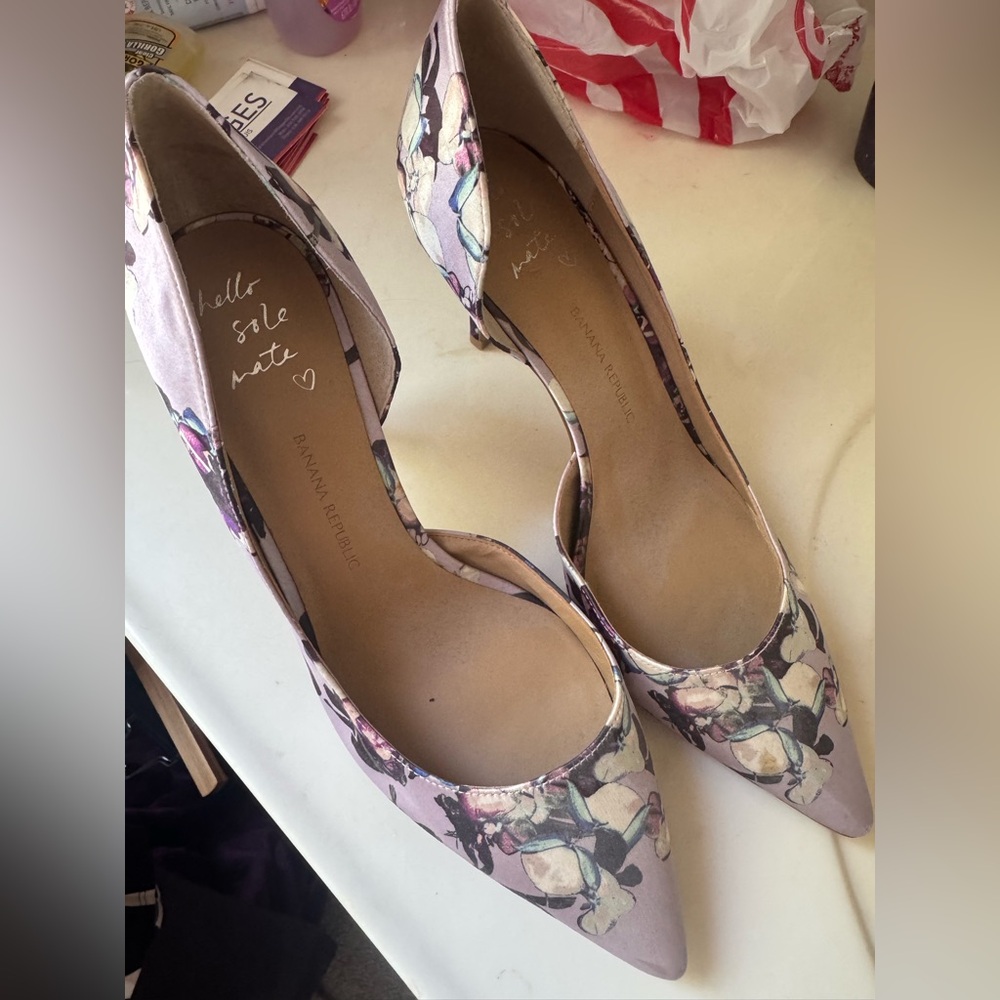 NWOT Banana Republic Floral Heels - Pink and Cream